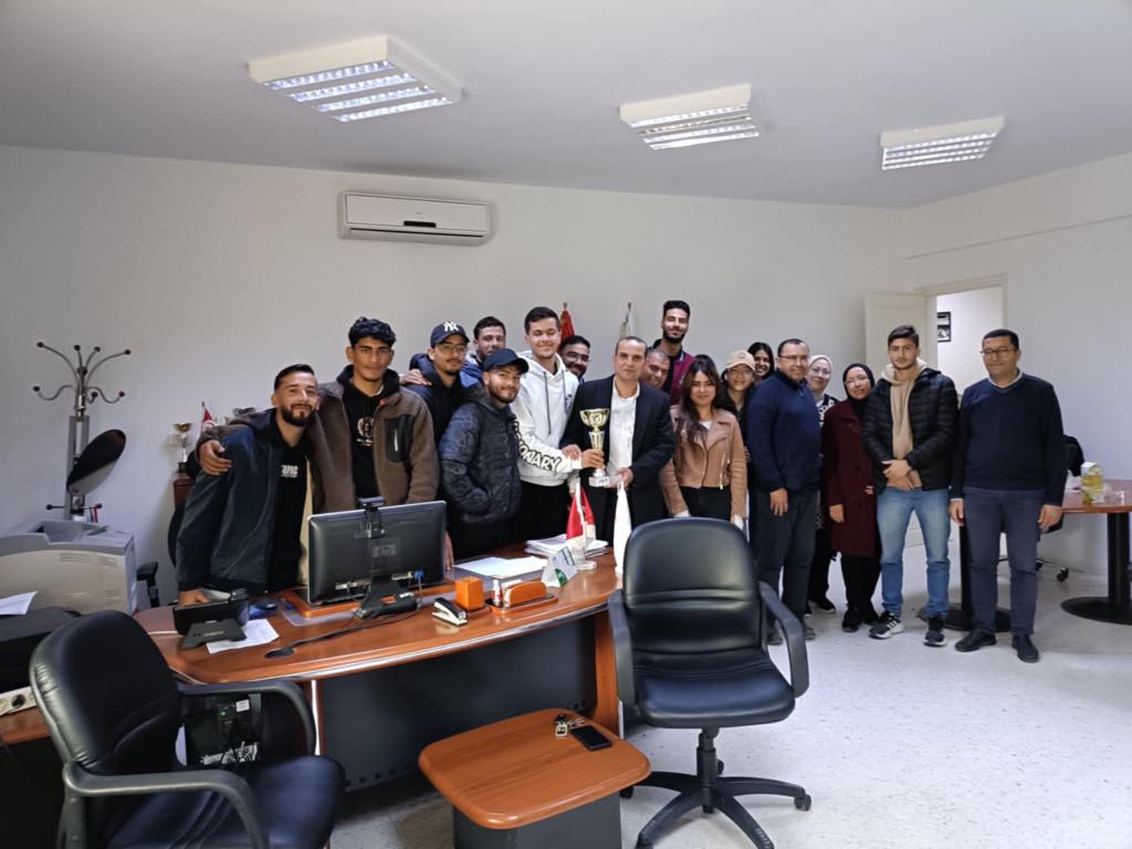 تكريم فريق الألعاب دون حدود وثلة من لاعبي كرة القدم بالمؤسسة